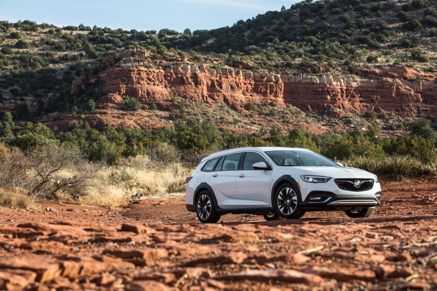 Buick Regal TourX 2017 года  (NA) (фото 47 из 61)